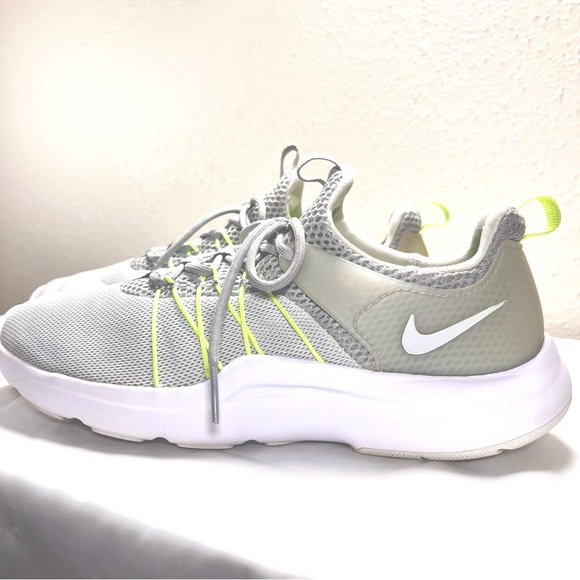 Nike Darwin Women’s Running Shoe 819959-001 - Picture 2 of 7